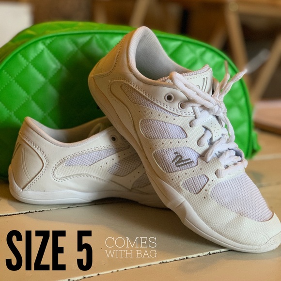 Varsity A1 cheer shoes - Picture 1 of 8
